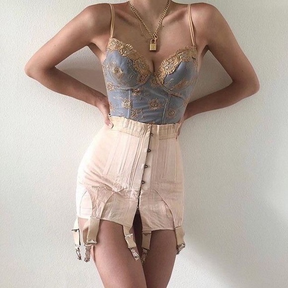 LINGERIE AESTHETIC MYSTERY BOX - Picture 6 of 8